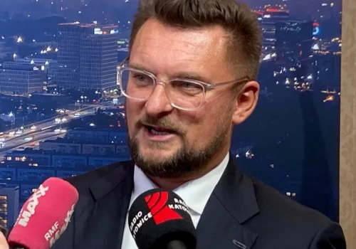 Duża podwyżka dla prezesa miejskiej spółki do spraw propagandy