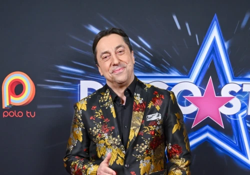 Marcin Miller prezentuje utwór „Disco Star”. W klipie znane sceny z programu