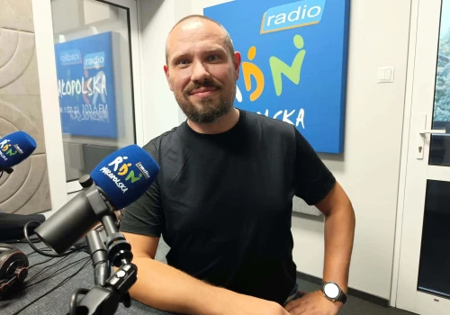 Dobrze słyszący żyją dłużej. Specjalista radzi jak zadbać o słuch i kiedy konieczny jest aparat