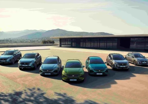 Peugeot dodaje „Plus” do poziomów wyposażenia wszystkich modeli od 208 do 5008. Co z ceną?