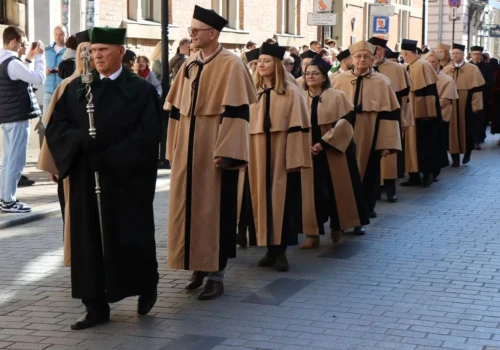 Profesorowie UJ przejdą ulicami Krakowa. Zobaczymy ich w tradycyjnych strojach