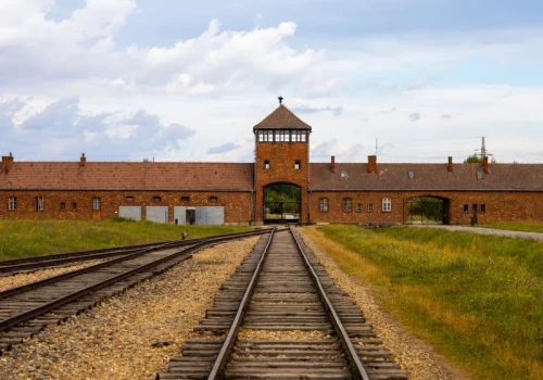 Brytyjczycy nielegalnie nagrywali film w Auschwitz. Jest reakcja muzeum
