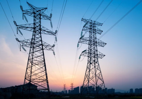 Ciężka droga przemysłu do tańszej energii. Wskazano na krytyczny element