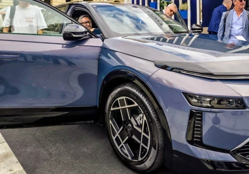 Elegancki SUV o mocy 375 KM. Nowa Lancia Gamma na dużej scenie