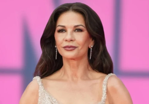 Tak Catherine Zeta-Jones dba o siebie po 50. Nie chodzi tylko o kosmetyki
