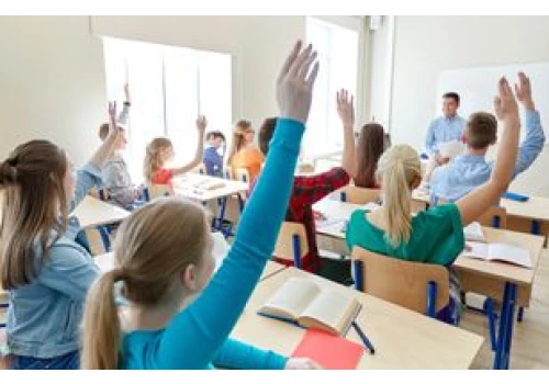 Gotowe lekcje, debaty i seanse dla klas. Ruszyła platforma o 