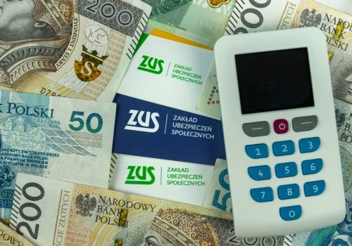 1078 zł do emerytury. ZUS wypłaca ten dodatek rodzicom