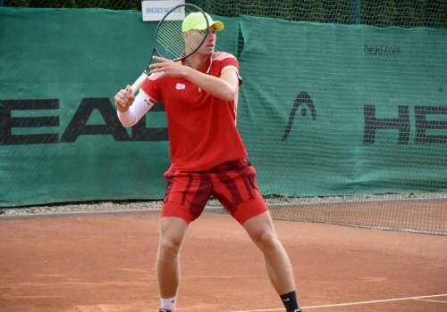 Trzech Polaków zagrało w jednym meczu. Awansował jeden z nich