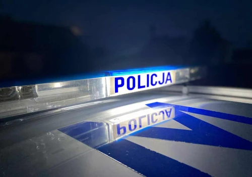 Chciał ukraść ciągnik za 400 tys. zł. Zatrzymała go… zamknięta brama