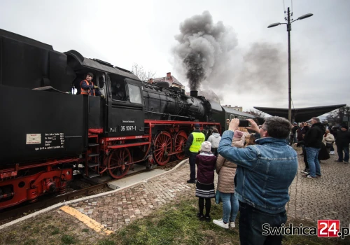 Pociąg retro wyruszy na kolejowe szlaki regionu. Przejedzie przez Świdnicę i zawita do Jaworzyny Śląskiej