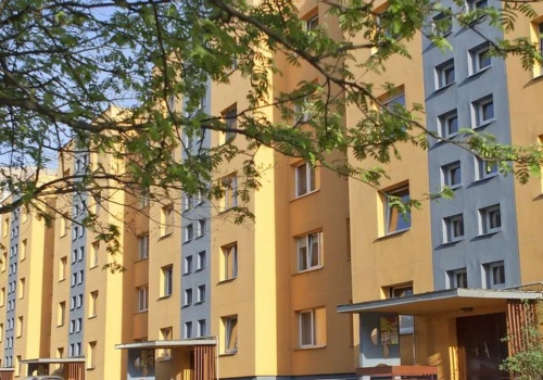 Na osiedlu walczą o parking. 