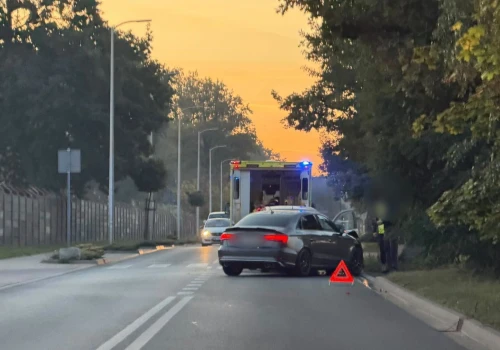 Czołówka na ul. Prusa. Zderzyły się dwa samochody osobowe