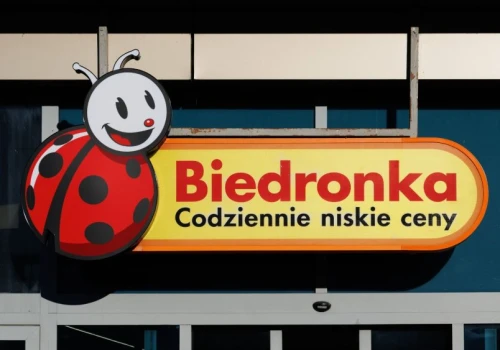 Biedronka odpala hit na jesień. Klienci ruszą po torebki Próchnika