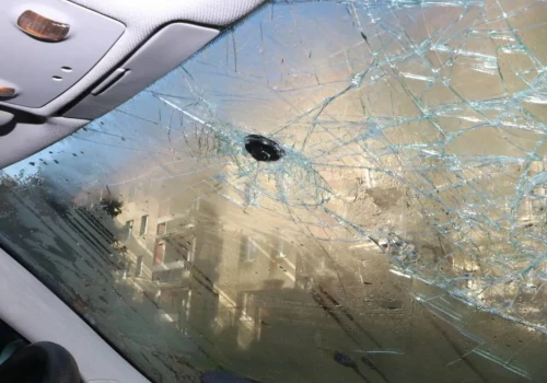 Włamanie z noclegiem. Policjanci zastali go otulonego kocem