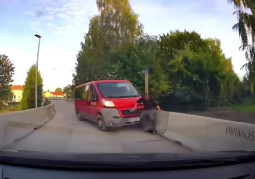 Objazdem... pod prąd