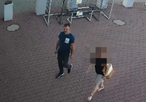 Policja szuka kierowcy białego busa
