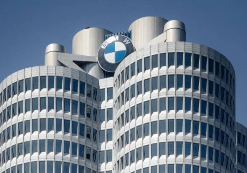 Mniej menedżerów, więcej AI i kompaktowy elektryk – tak BMW chce poradzić sobie z kryzysem