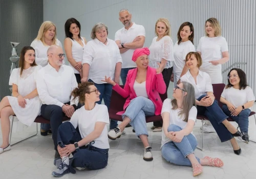 Różowy Październik: za każdą kobietą leczoną w ZCO na raka piersi stoi sztab specjalistów
