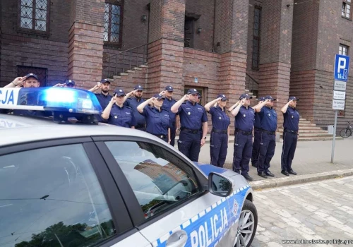 Zawyją policyjne syreny. Oddadzą hołd Natanowi Sieroniowi