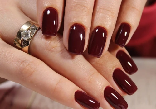 Najmodniejsze kolory na jesień. To manicure wzbudzi zazdrość koleżanek
