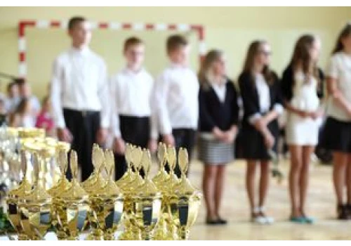 Zawodniczki Olimpijczyka Radom ze srebrnym medalem Drużynowych Mistrzostw Polski Kadetek w Dzierżoniowie
