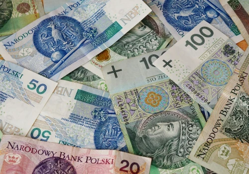 Miała zarobić na pracy chałupniczej, straciła ponad 97 tysięcy złotych