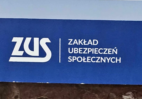 ZUS chce skończyć z comiesięcznymi przelewami. Część emerytów dostawałaby pieniądze raz w roku