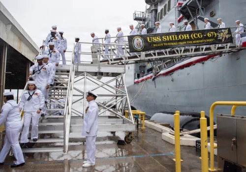 Krążownik USS Shiloh wycofany ze służby