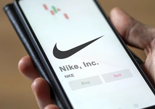 Akcje Nike najniżej od ponad dekady. Słabe prognozy, załamanie w Chinach i plan oszczędności Pace za 2,5 mld USD