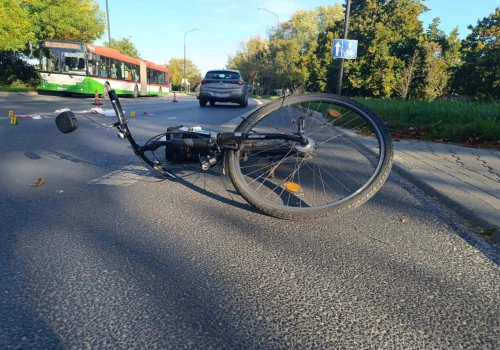 Poważny wypadek w Lublinie. Rowerzysta w ciężkim stanie trafił do szpitala