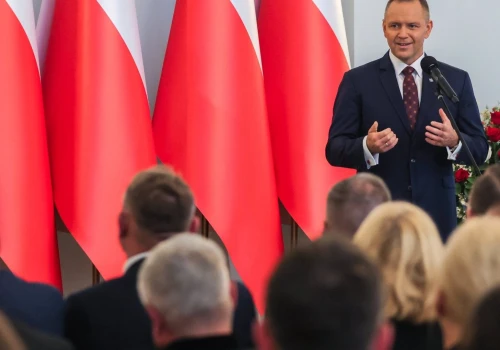 Prezydent podpisał ustawę, ale kieruje ją do TK. Dwa plany na tańsze paliwa pod lupą ekspertów