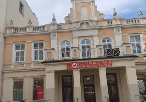 Historia nie zawsze zaczyna się w archiwum