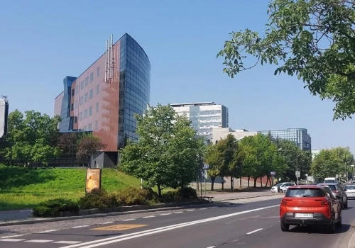 Katowice szukają firmy, która zaprojektuje i wykona modernizację biurowca kupionego od dewelopera