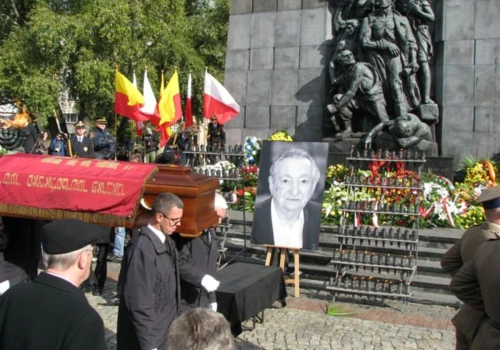 Chłopak z Homla, który stał się sumieniem świata. W 17. rocznicę śmierci Marka Edelmana