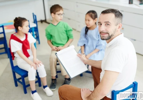 Myślisz o pracy, w której każdy dzień stawia inne wyzwania? Sprawdź, czy masz predyspozycje do wspierania innych jako tyflopedagog