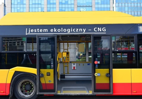 Warszawskie Solarisy pojechały na Ukrainę. Nie będą już wozić pasażerów