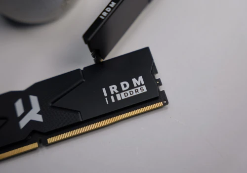Ceny nie odstraszają graczy. 32 GB RAM i RTX 5070 na szczycie ankiety Steam