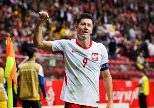 Robert Lewandowski znów to zrobił! Wyjątkowy gol i czerwona kartka