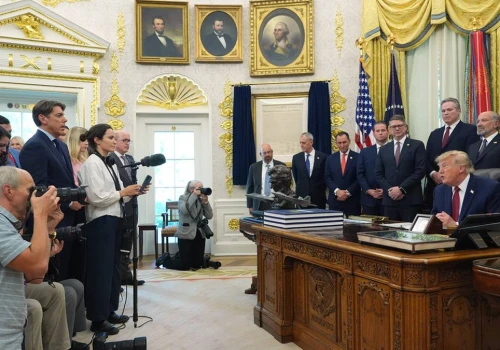 Trump myśli nad przebudową słynnego gabinetu. Chce, by były permanentne