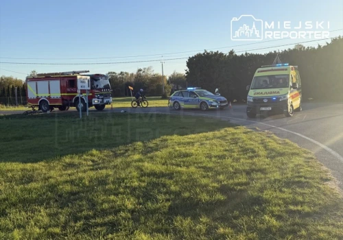 Rowerzystka zderzyła się z Volvo. Przez 30 minut trwała reanimacja