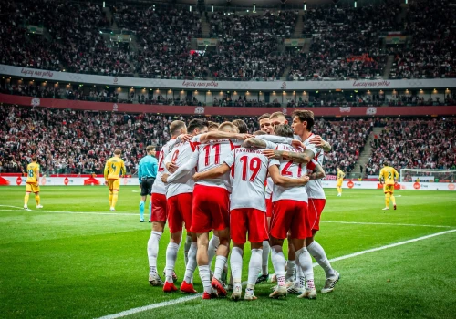 Urban kończy kombinacje z defensywą. „Nie ma powodu, by zmieniać”