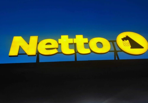 Netto tnie ceny przed końcem weekendu. Ziemniaki, mięso i 2+2 gratis