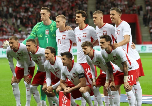 Uwielbiany reprezentant Polski przeszedł przeszczep włosów. Nie przypomina dawnego siebie