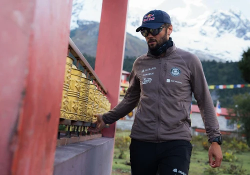 Himalaje. Nepal. Andrzej Bargiel po pierwszej aklimatyzacji