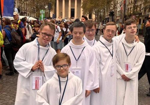 Zamiast o zdjęcie poprosili papieża o „pracę”
