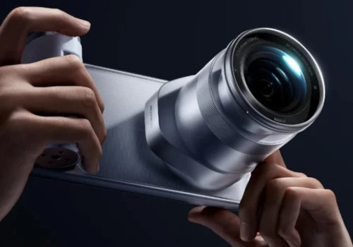 Ten smartfon ma peryskop 200 MP, a Huawei pozwala doczepić do niego kolejny aparat