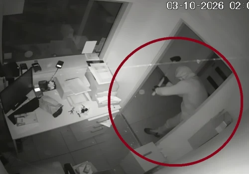 Włamanie do salonu samochodowego w Opatówku! Skradziono kilkadziesiąt tysięcy złotych