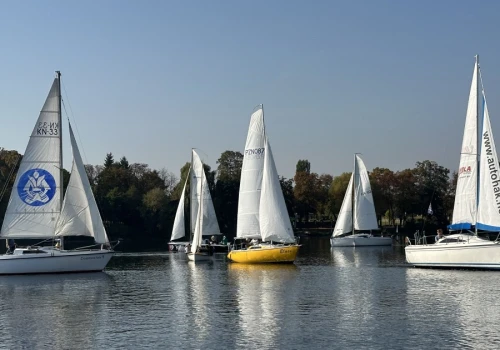 Grand Prix na Jeziorze Ślesińskim. Rywalizuje około 20 jednostek