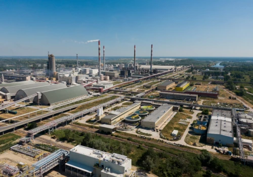 Nieudana inwestycja pogrąża chemicznego giganta. Presja rośnie. Cała nadzieja w Orlenie