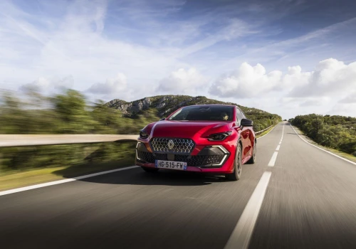 Nowe Renault Clio VI od października z większym rabatem. Aktualny cennik